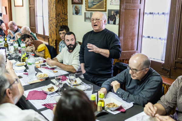 Dinar de cantadors i cantadores amb David Fernàndez