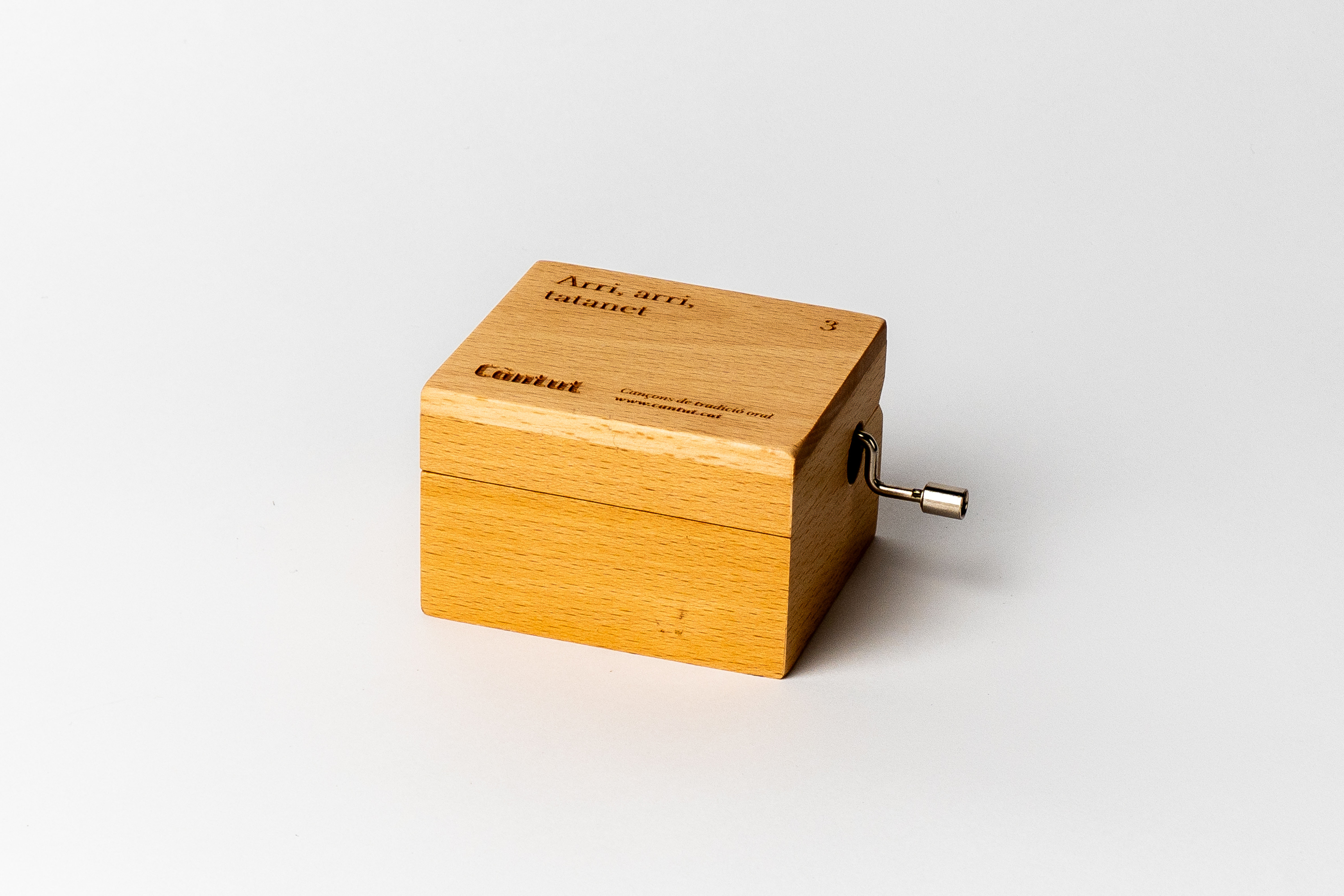 Capseta Arri, arri, tatanet