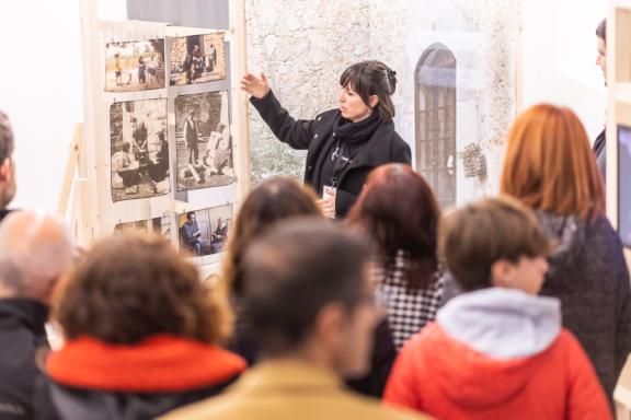Visita comentada a l'exposició 'Cantàvem, cantem... i cantarem!'